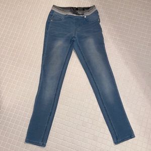 Buffalo light jean jeggings sz 10, elastic waist